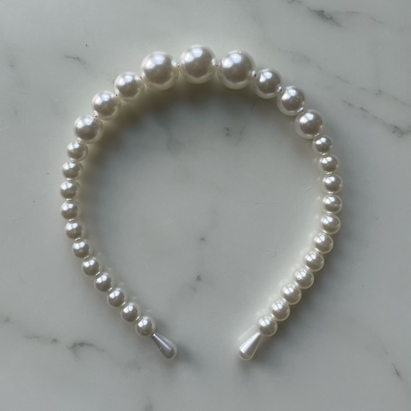 SHASHI Pema Graduated Pearl Headband - Picture 2 of 2